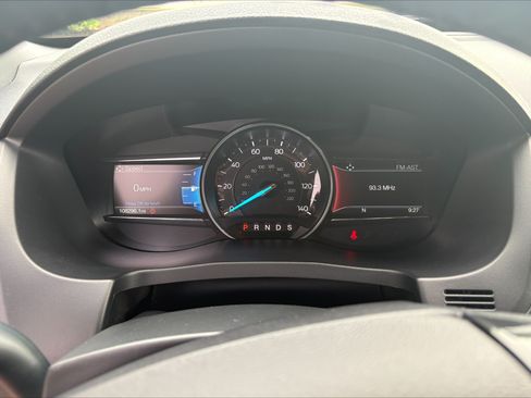 Used 2018 Ford Explorer XLT w/ Equipment Group 202A FWD image 6