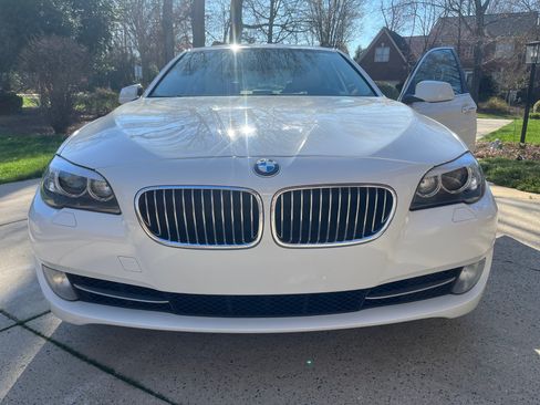 Used 2013 BMW 528i Sedan image 2