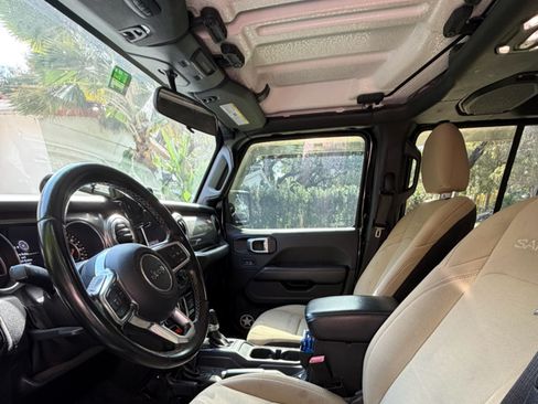 Used 2021 Jeep Wrangler Unlimited Sahara image 2