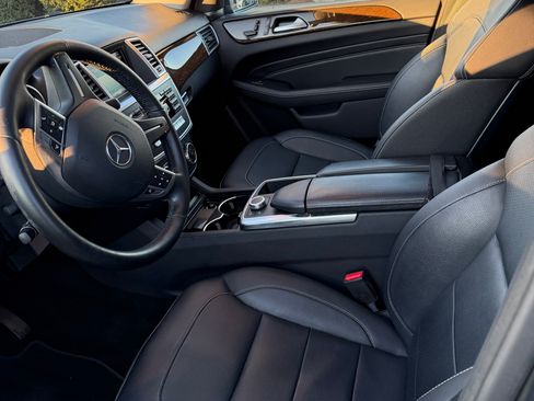 Used 2015 Mercedes-Benz ML 350 ML 350 4MATIC Sport Utility 4D image 2