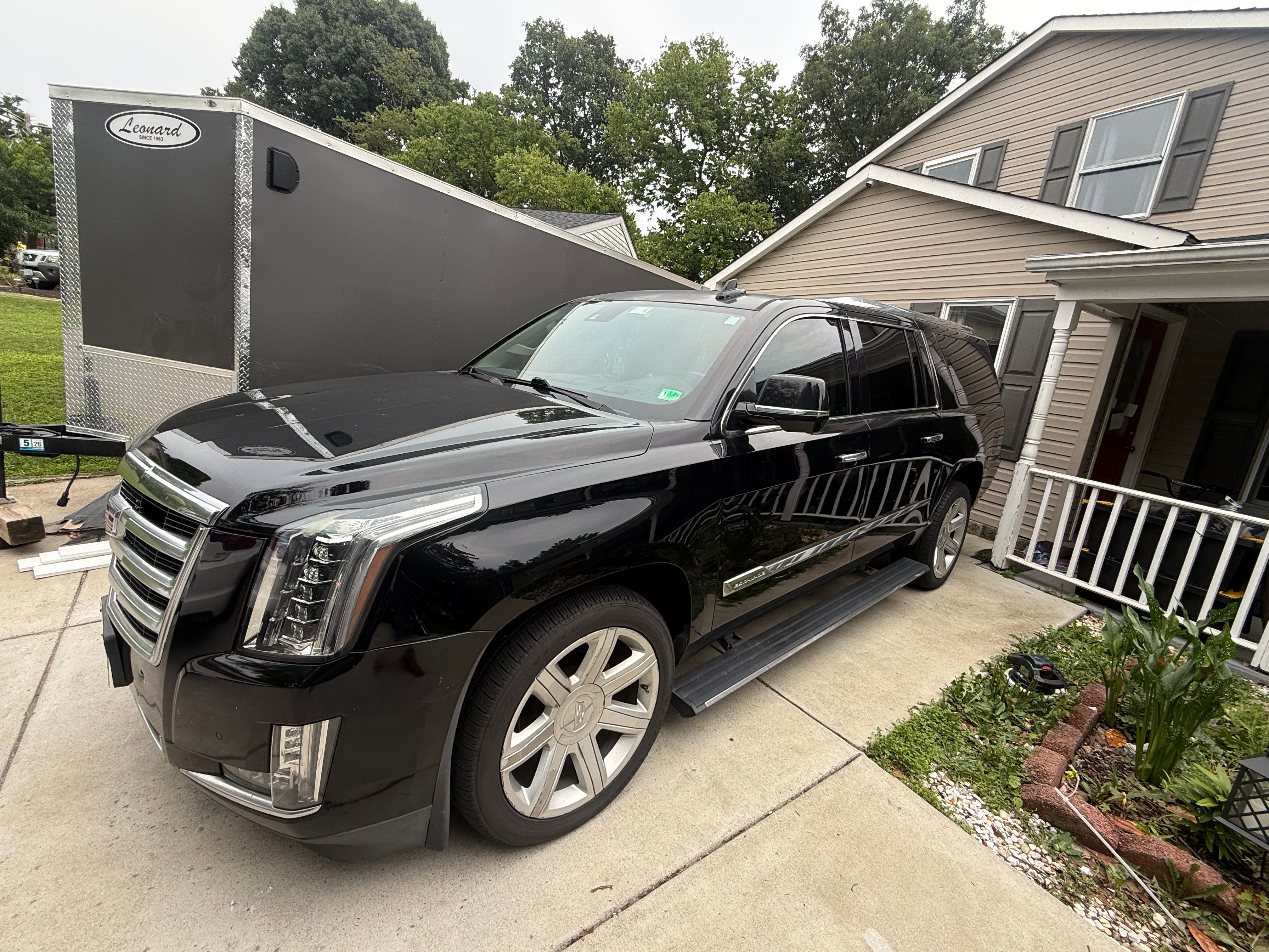 Used 2015 Cadillac Escalade ESV Premium AWD/4WD image 2