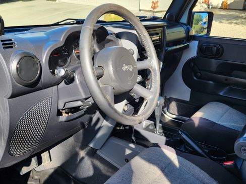 Used 2009 Jeep Wrangler X image 19