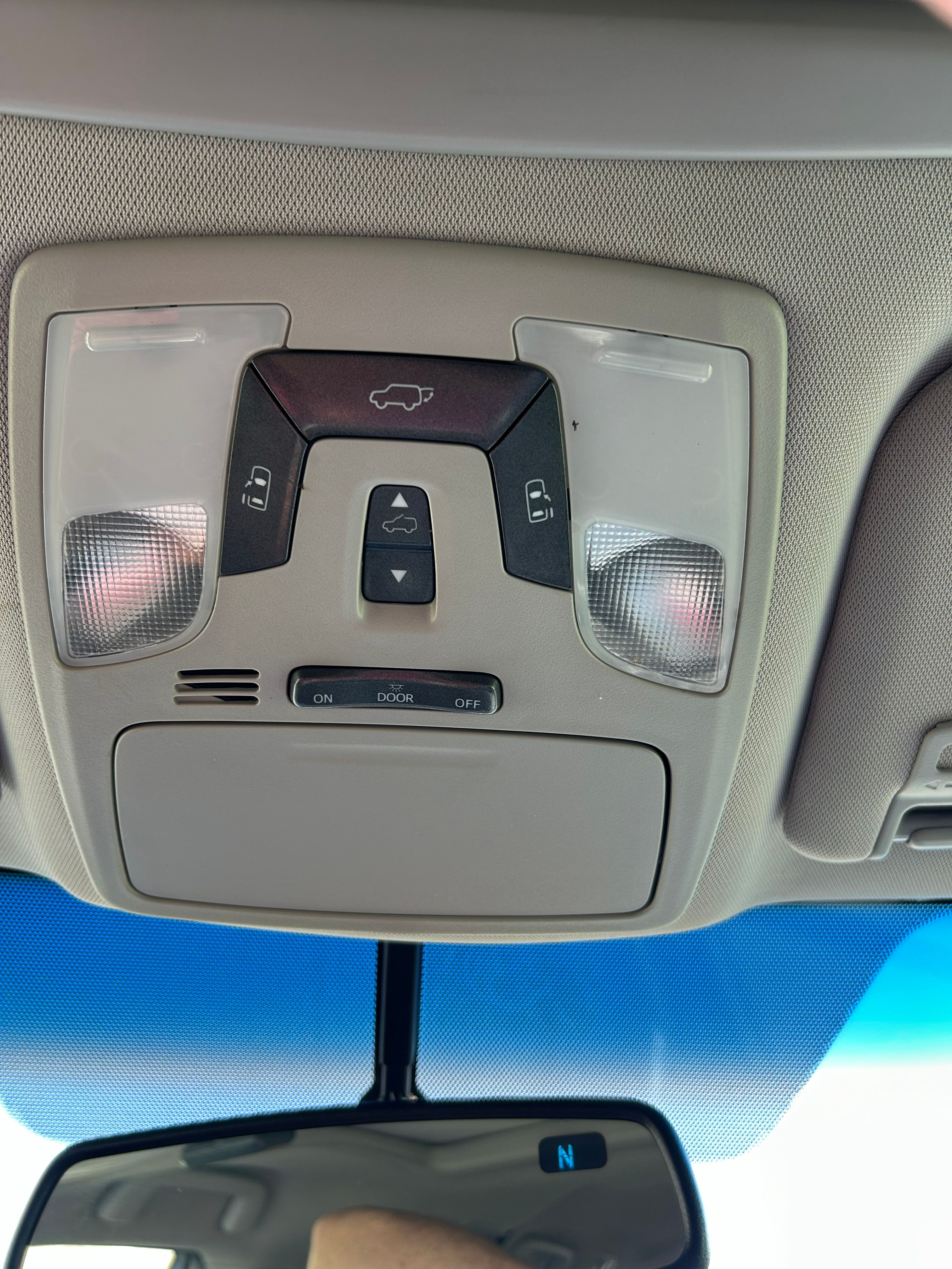 Used 2015 Toyota Sienna XLE FWD image 13