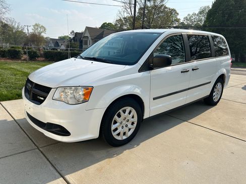 Used 2015 RAM C/V Tradesman image 1