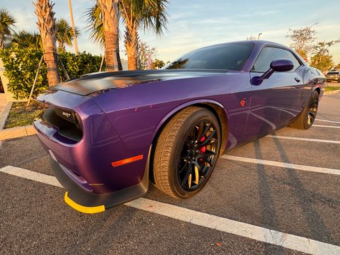 Used 2016 Dodge Challenger SRT Hellcat image 4