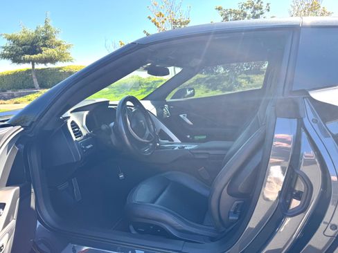 Used 2018 Chevrolet Corvette Z06 RWD image 1