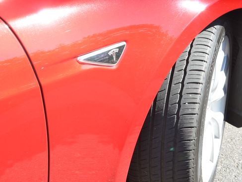 Used 2016 Tesla Model S 90D image 10