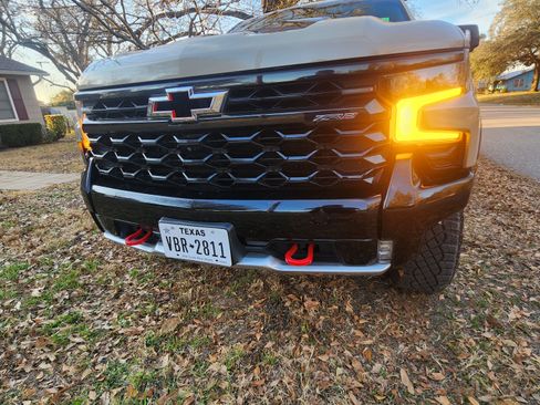 Used 2022 Chevrolet Silverado 1500 ZR2 w/ Technology Package image 6