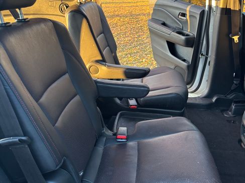 Used 2022 Honda Pilot Black Edition image 7