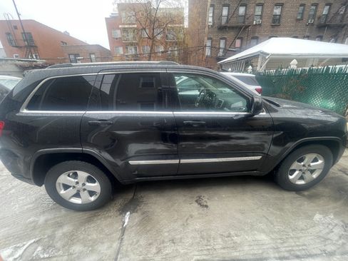 Used 2012 Jeep Grand Cherokee Laredo image 5