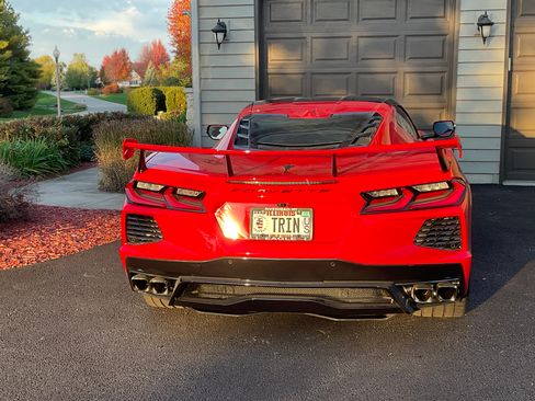 Used 2022 Chevrolet Corvette Stingray Preferred Cpe w/ Z51 Performance Package RWD image 2