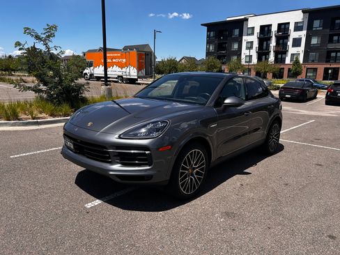 Used 2020 Porsche Cayenne E-Hybrid Coupe AWD/4WD image 1