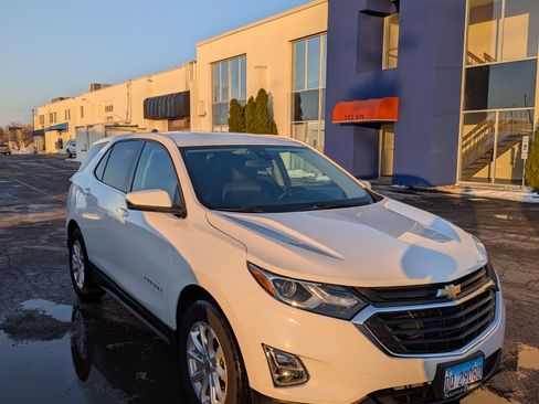 Used 2019 Chevrolet Equinox LT w/ Driver Convenience Package image 1