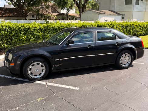 Used 2007 Chrysler 300 Touring image 10