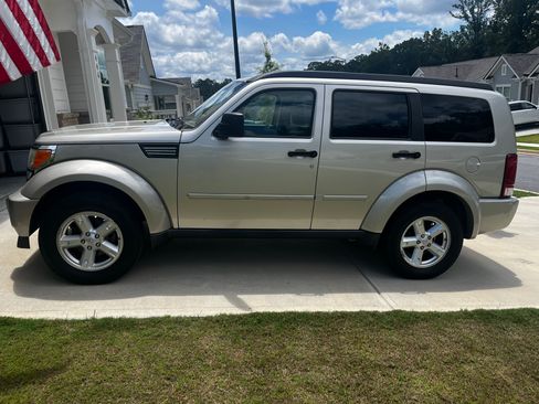Used 2008 Dodge Nitro SXT RWD image 1