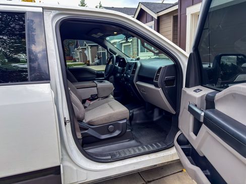 Used 2018 Ford F150 XLT w/ Trailer Tow Package image 16