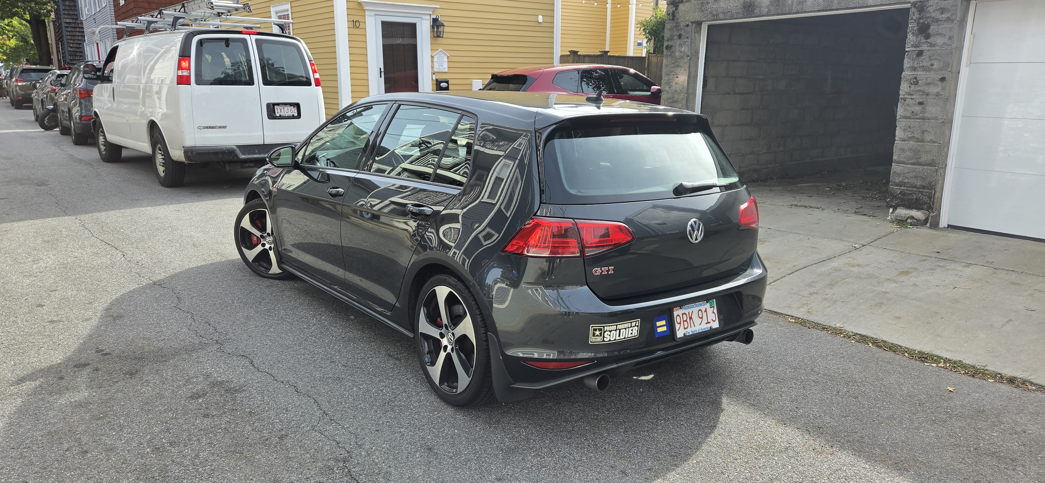 Used 2016 Volkswagen GTI SE w/ Lighting Package (SEL) FWD image 13