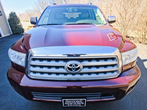 Used 2010 Toyota Sequoia Platinum image 1