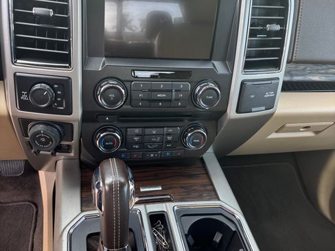 Used 2018 Ford F150 Lariat AWD/4WD image 11