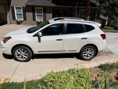 Used 2013 Nissan Rogue SL AWD/4WD image 4