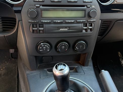 Used 2006 MAZDA MX-5 Miata Grand Touring RWD image 10
