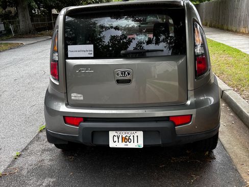 Used 2010 Kia Soul Sport FWD image 4