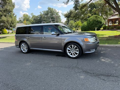 Used 2010 Ford Flex Limited AWD/4WD image 2