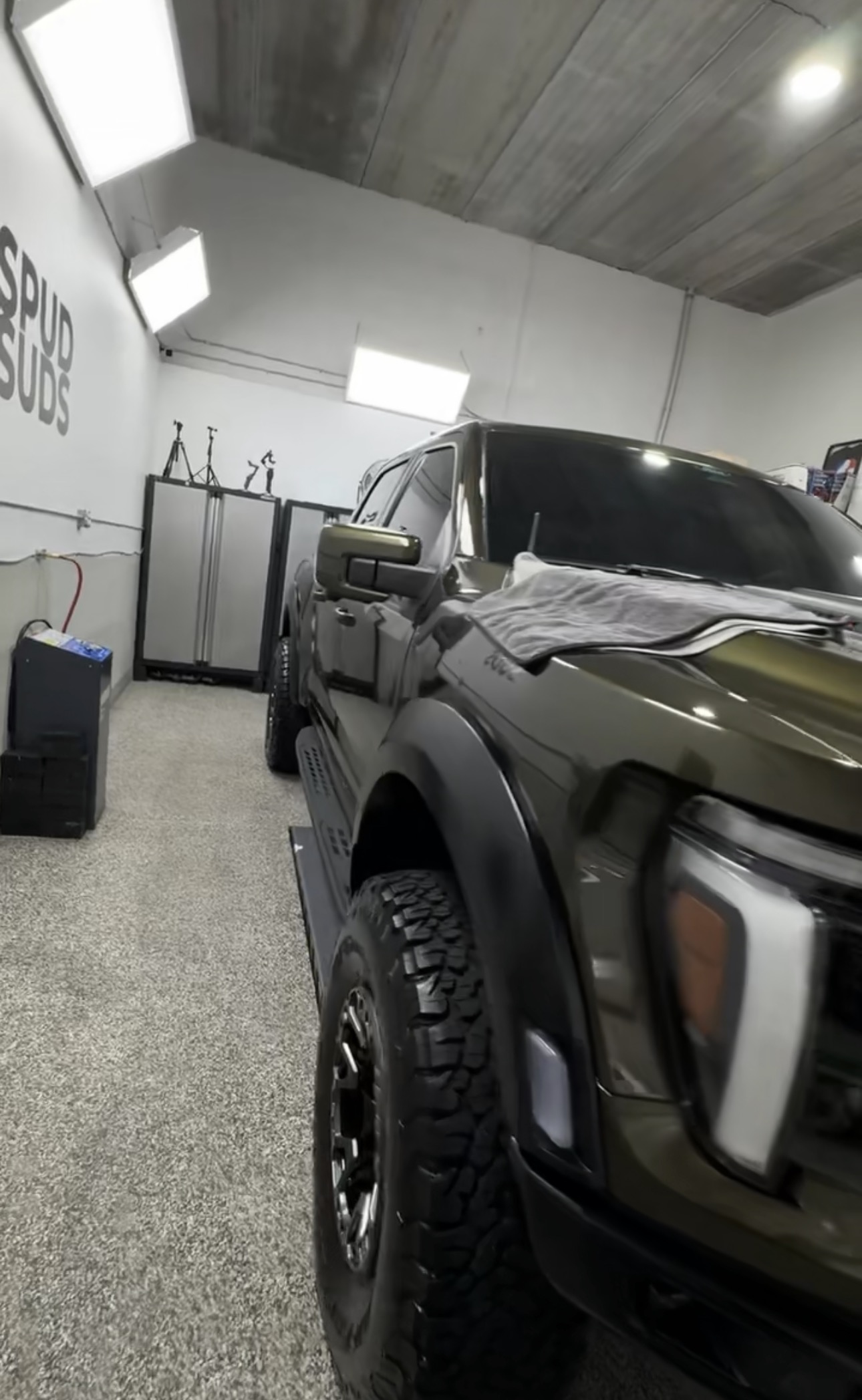Used 2025 Ford F150 Raptor w/ Equipment Group 803A Raptor R AWD/4WD image 2