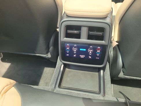 Used 2020 Porsche Taycan Turbo S image 21