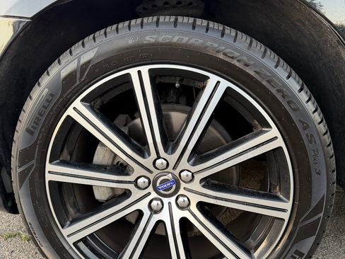 Used 2016 Volvo XC60 T5 Premier w/ Proximity Package image 16