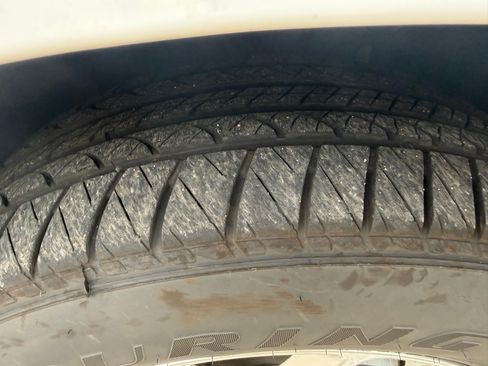 Used 2022 Chrysler Voyager LX FWD image 12