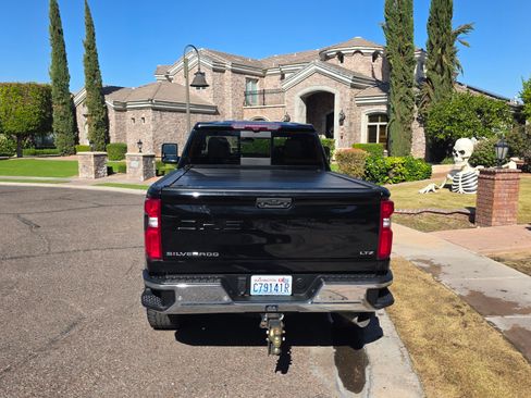 Used 2020 Chevrolet Silverado 2500 LTZ w/ LTZ Plus Package image 10