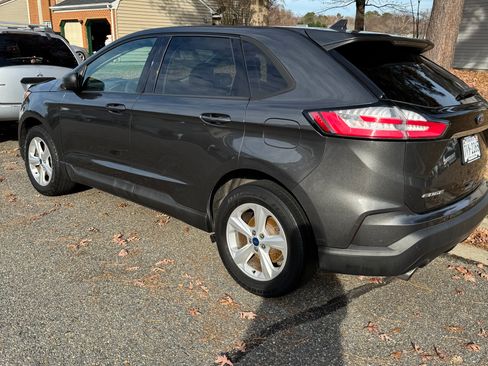 Used 2019 Ford Edge SE w/ SE Fleet Driver's Package FWD image 4