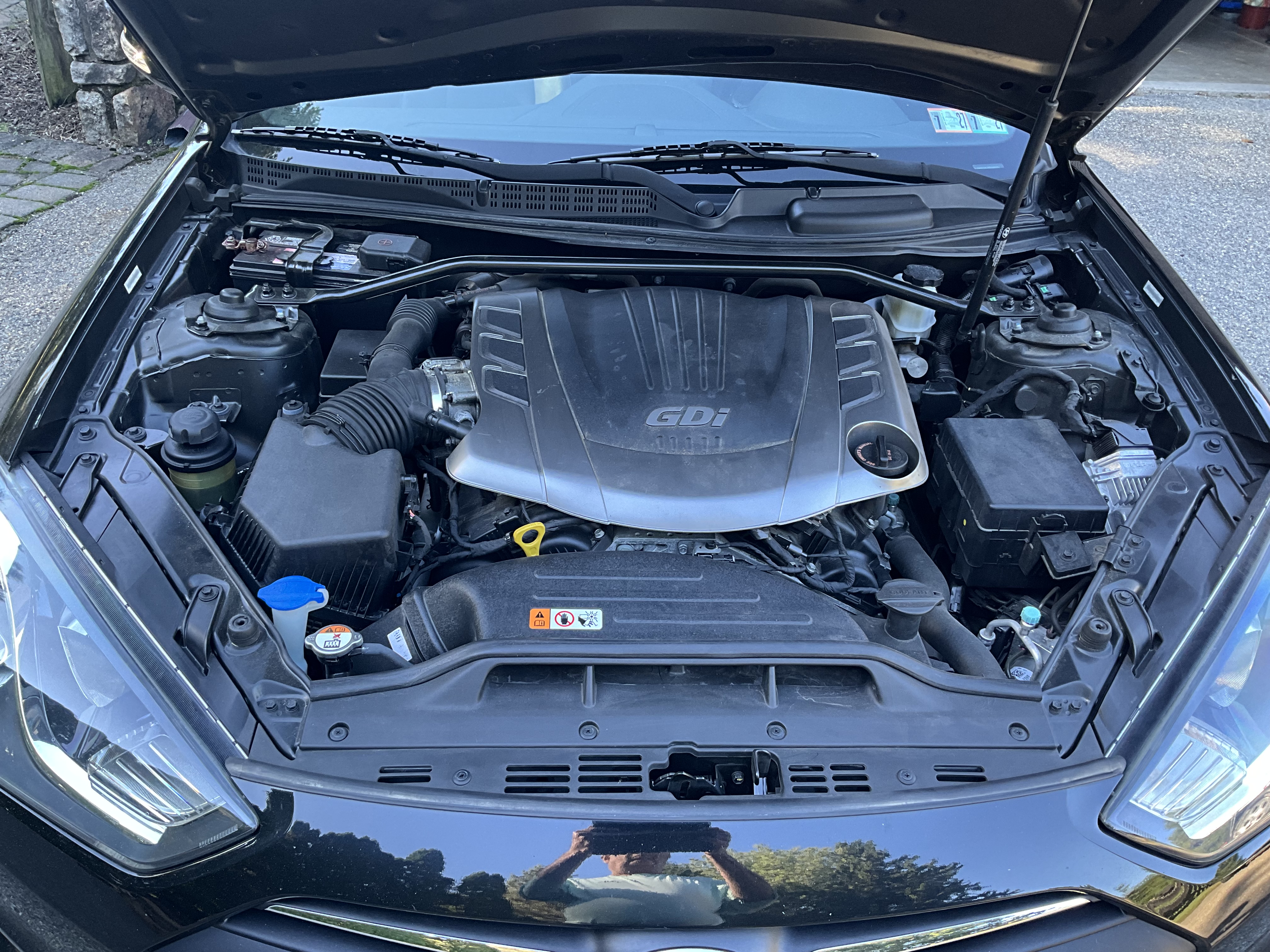 Used 2013 Hyundai Genesis 3.8 RWD image 9