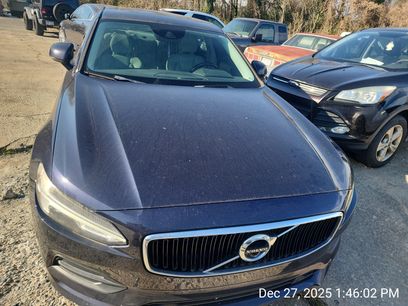 Used 2017 Volvo S90 T6 Momentum w/ Vision Package