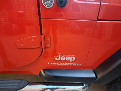 Used 2006 Jeep Wrangler Unlimited AWD/4WD image 9