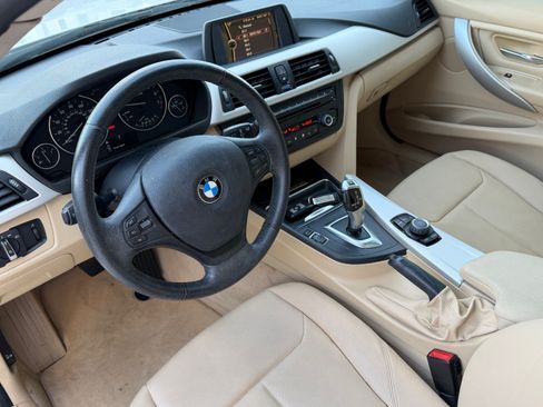 Used 2014 BMW 320i Sedan RWD image 16