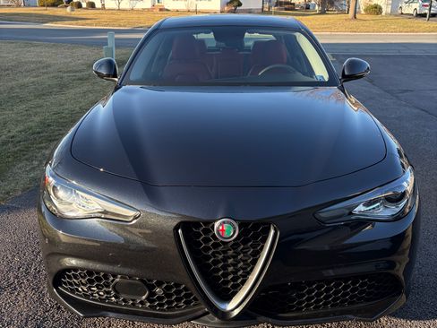 Used 2018 Alfa Romeo Giulia Ti Sport w/ Quick Order Package 22S Sport image 8