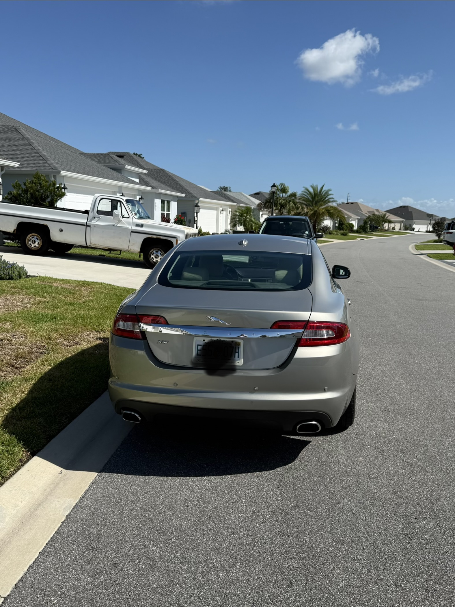 Used 2010 Jaguar XF Luxury RWD image 5