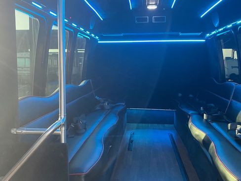 Used 2013 Ford E-350 and Econoline 350 Super Duty w/ Shuttle Bus Prep Pkg image 5