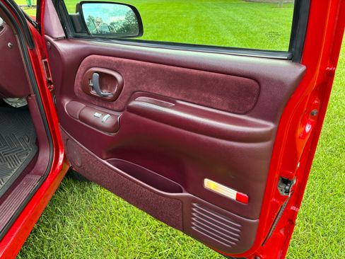 Used 1996 Chevrolet Silverado 1500 4x4 Regular Cab image 12
