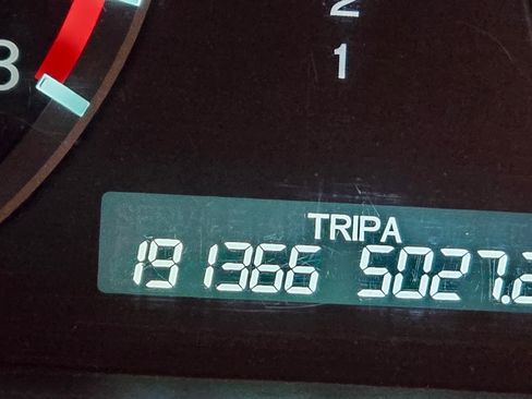 Used 2011 Honda Accord EX-L image 9
