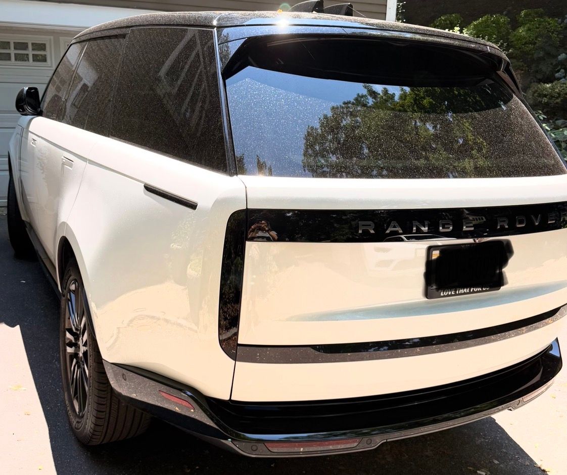 Used 2024 Land Rover Range Rover SE AWD/4WD image 2