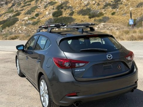 Used 2017 MAZDA MAZDA3 Grand Touring w/ Premium Equipment Package FWD image 5