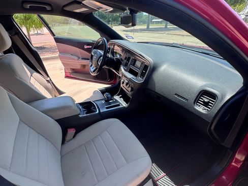 Used 2012 Dodge Charger SE w/ Connectivity Group RWD image 17