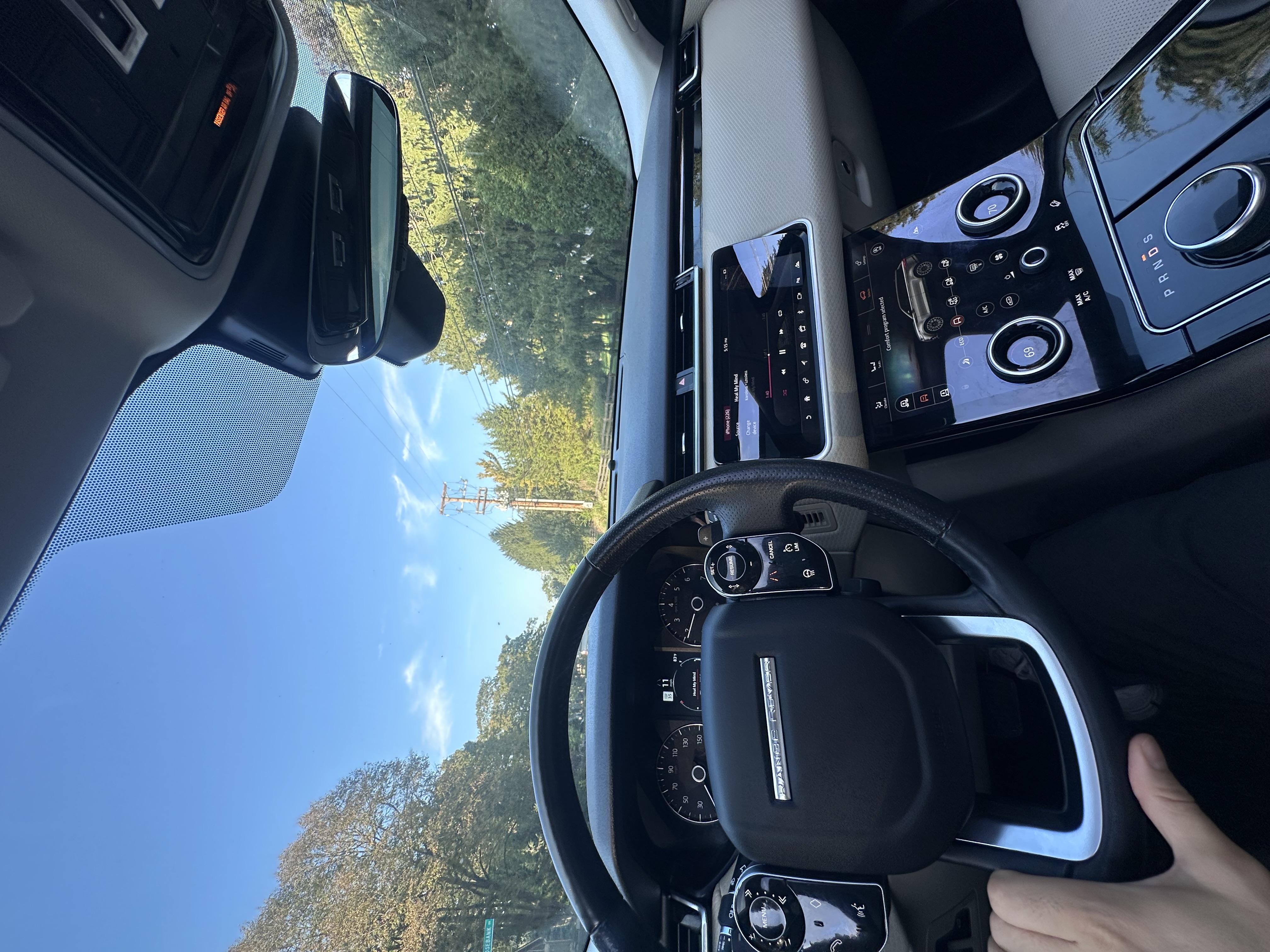 Used 2019 Land Rover Range Rover Velar S AWD/4WD image 16