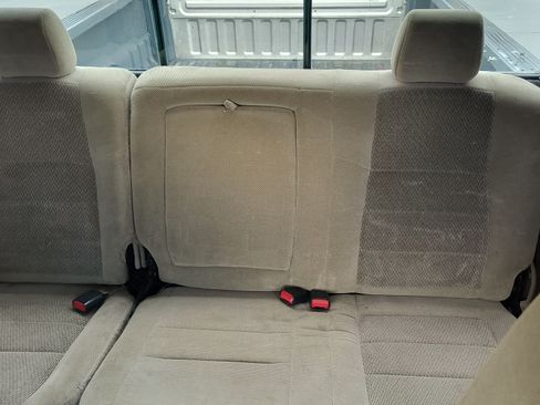 Used 2004 Ford F250 XLT image 13