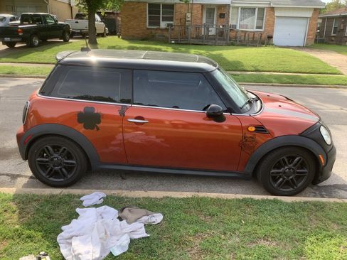 Used 2011 MINI Cooper Hardtop image 6