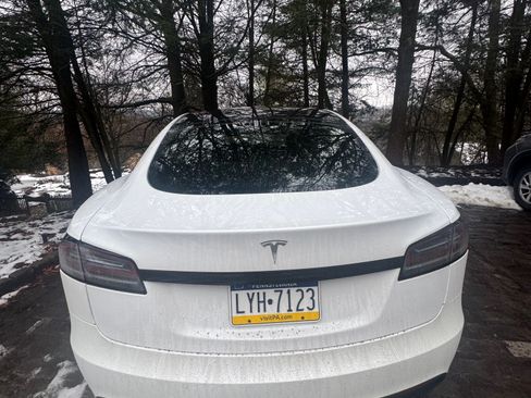 Used 2022 Tesla Model S Standard Range image 6