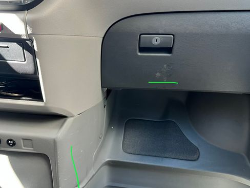 Used 2016 Toyota Sienna XLE w/ XLE Navigation Package image 16